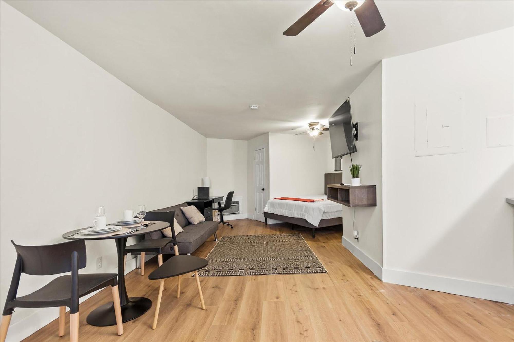 Modern Studio Apartment Near Merrimack Park Huntsville Exterior foto