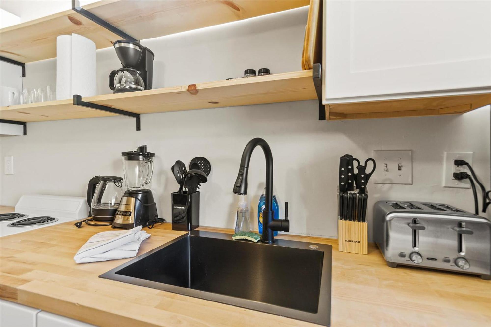 Modern Studio Apartment Near Merrimack Park Huntsville Exterior foto